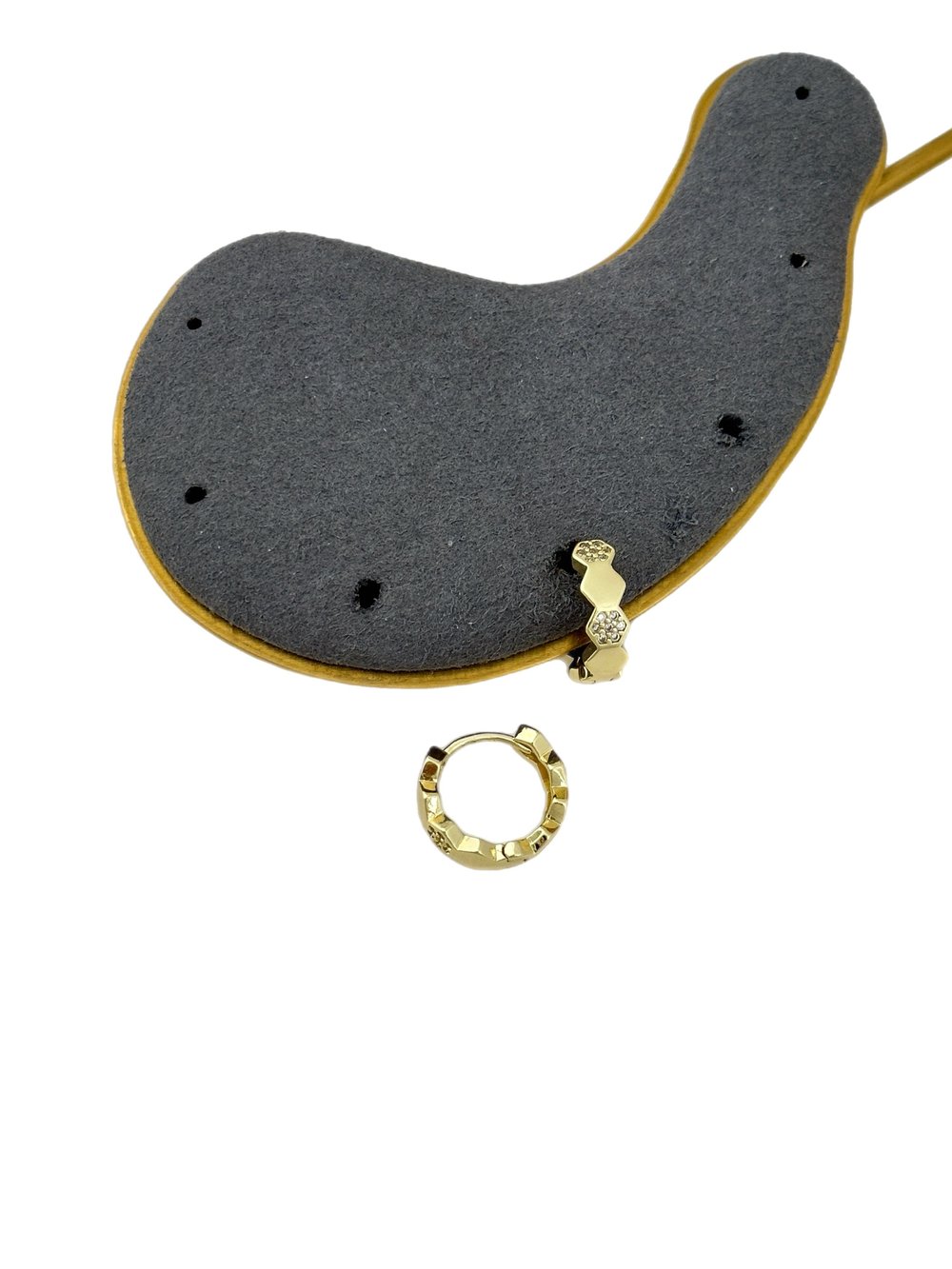Özel Seri Zirkon Taşlı ve Plaka Petek Model Halka Küpe ( İç Çap : 1.1 Cm )
