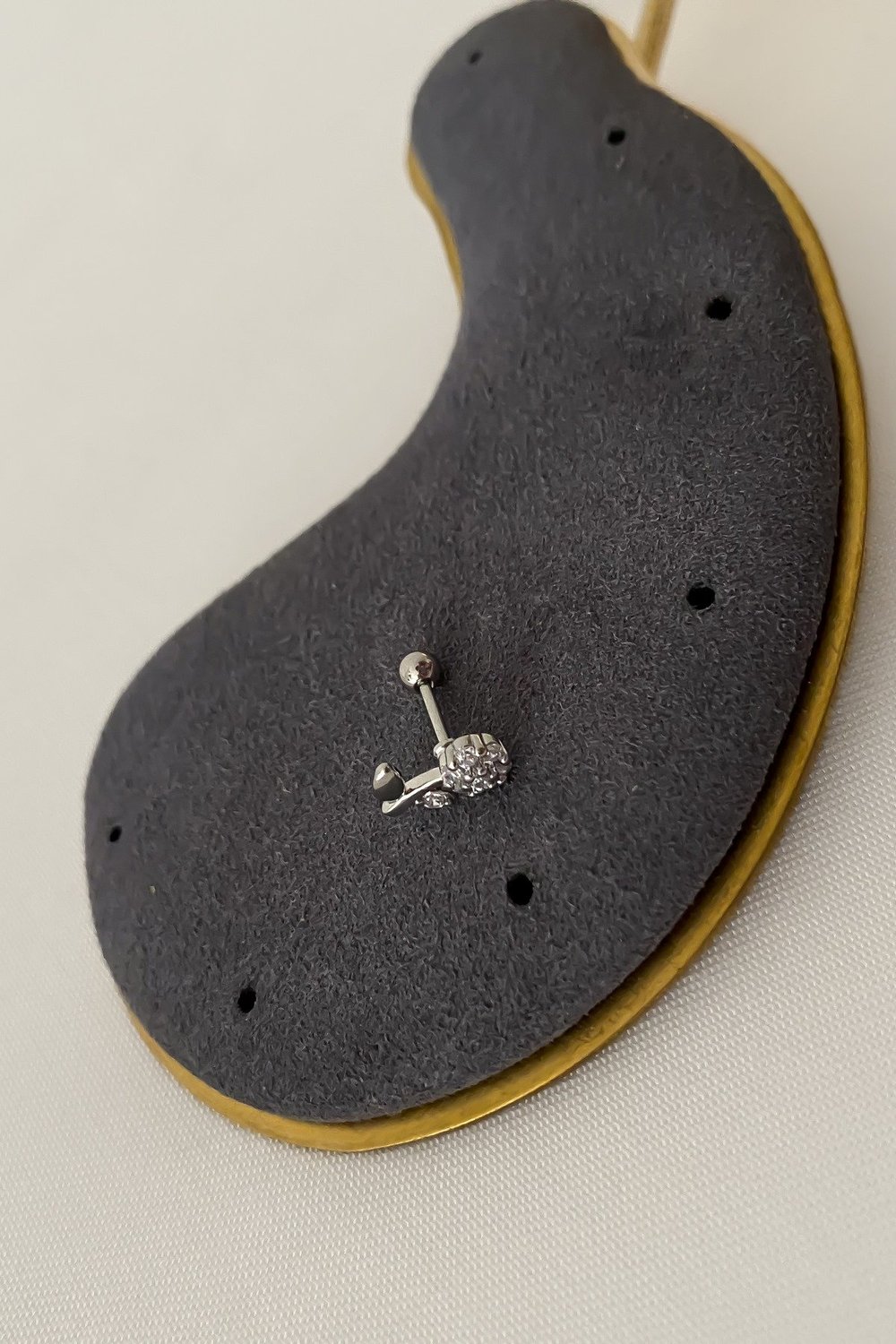 Özel Seri Zirkon Taşlı Yapraklı Çiçek Piercing