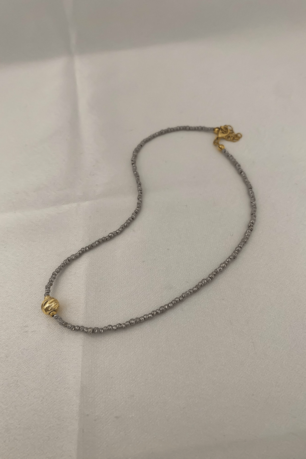 Pirinç Üzeri Rodyum Kaplama Gümüş Dorika Sıralı Lazer Kesim Topçuk Detay Kolye (44 Cm)