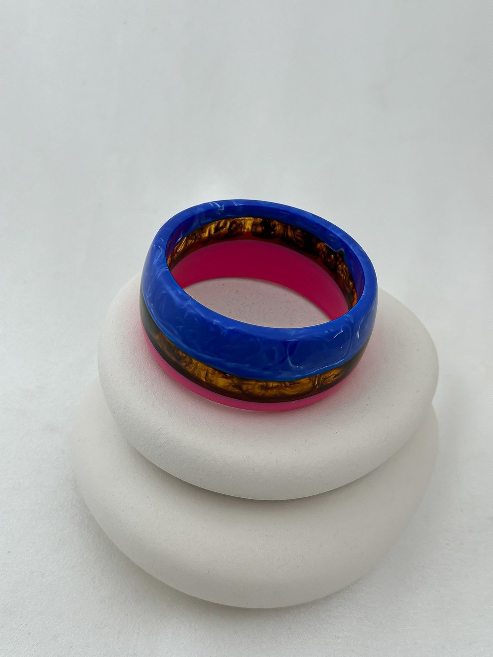 Üç Renkli Kehribar Detay Kalın Kemik Model Bileklik (İç Çap:6.5cm).