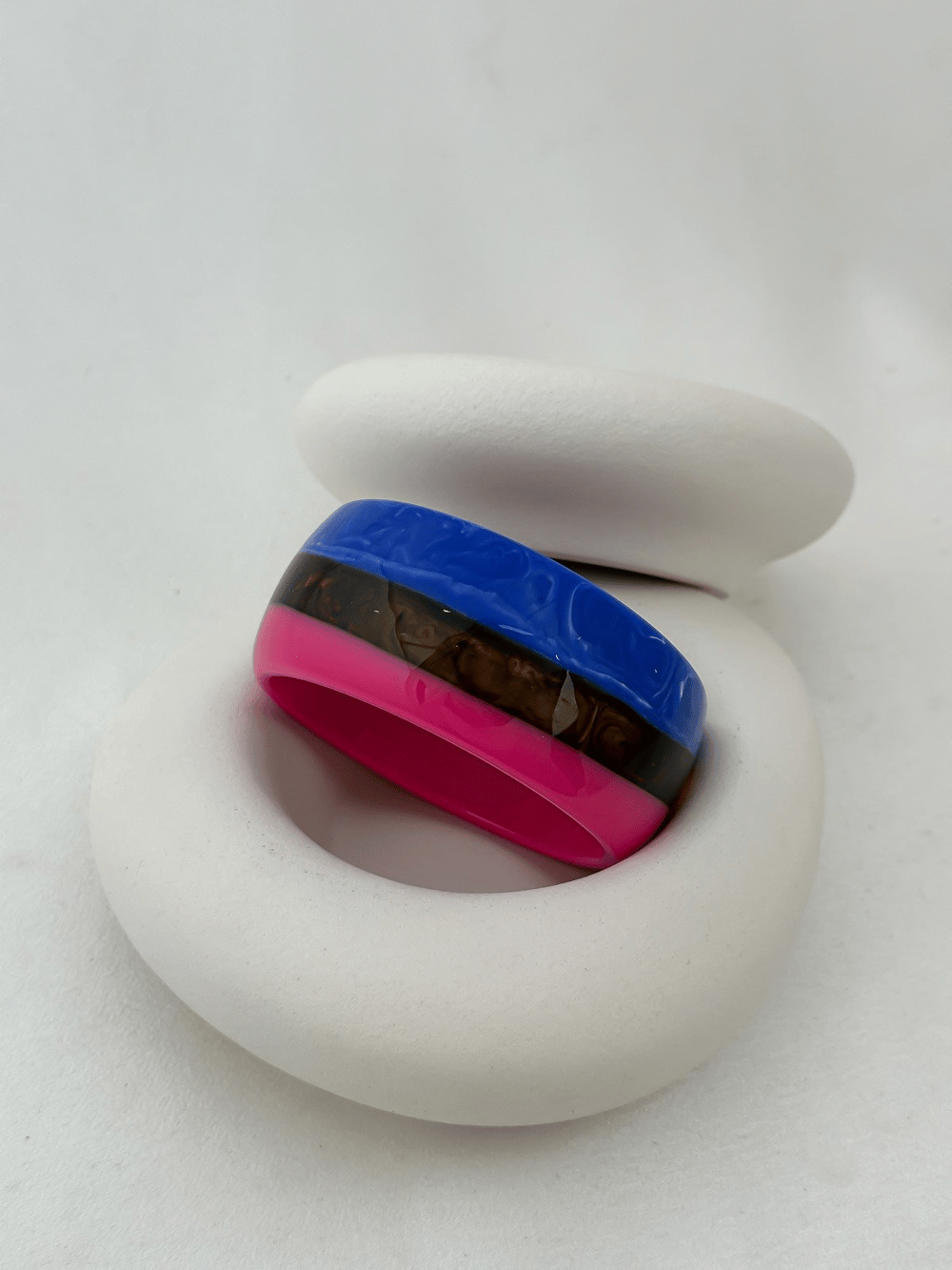 Üç Renkli Kehribar Detay Kalın Kemik Model Bileklik (İç Çap:6.5cm).