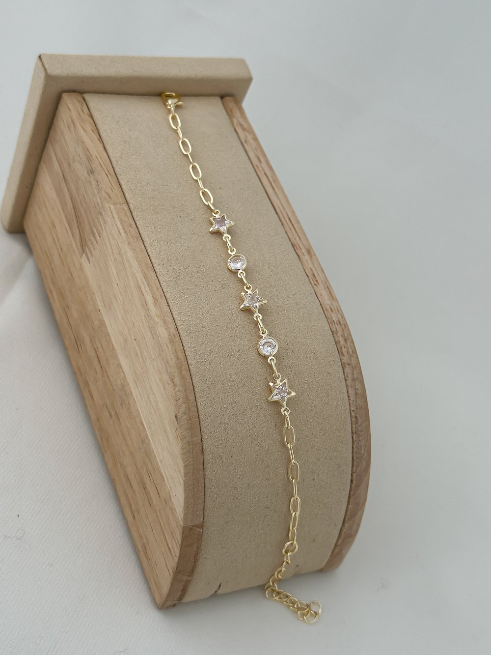 Zirkon Taşlı Daire Ve Yıldız Figür Sıralı Bileklik (19 Cm)