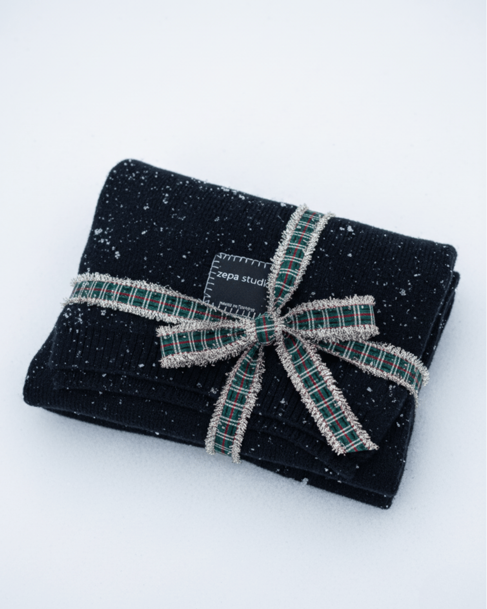 Love Wrapped Wool Scarf Siyah