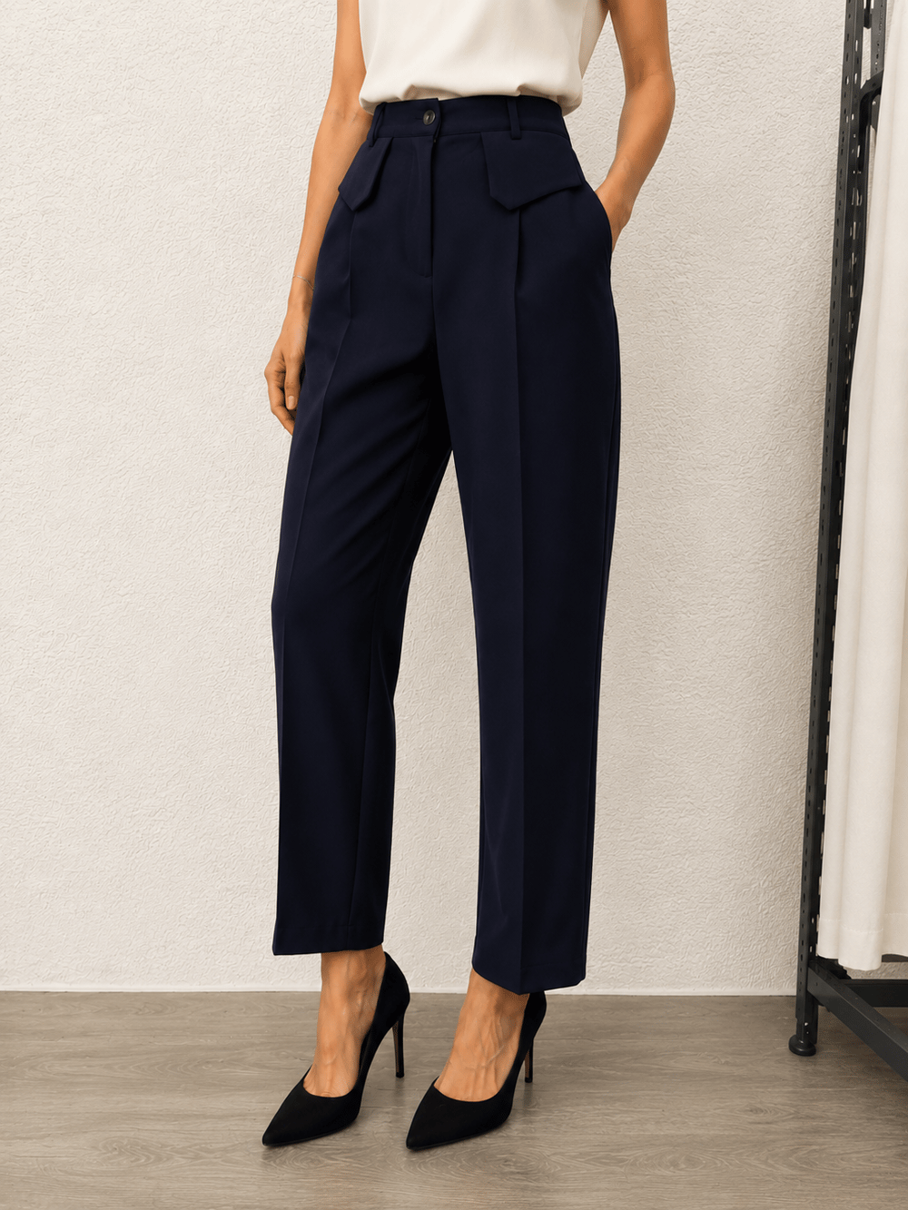 Yüksek Bel İspanyol Paça Kumaş Pantolon – Kemer Detaylı Şık Tasarım