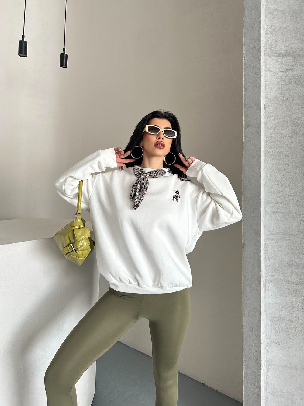 Fularlı Basit Sweaters Krem