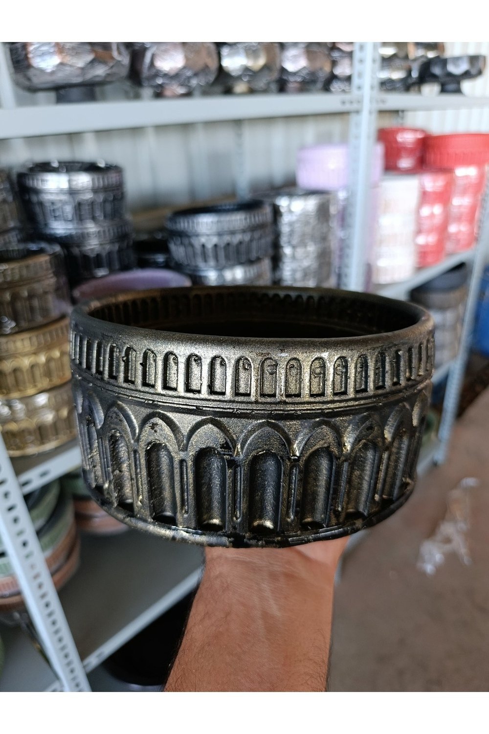 Antik Arena Taş Saksı 21*11 cm ve Para Çiçeği