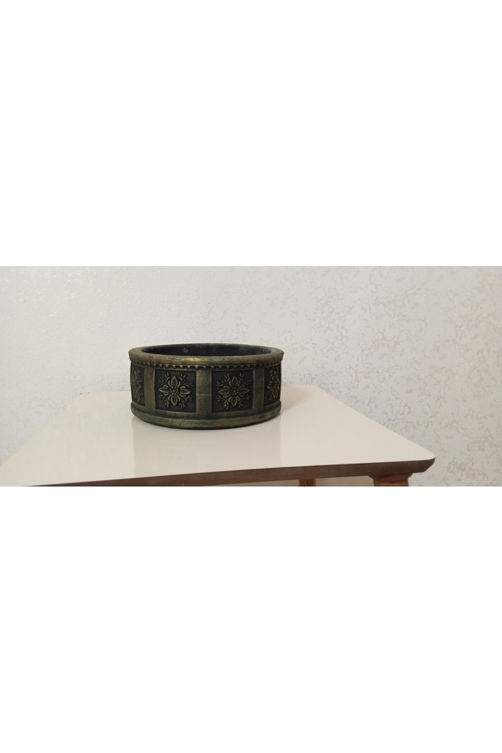 Gold desenli eskitme beton saksı 23*10 cm suya karşı 50 yıl garantili