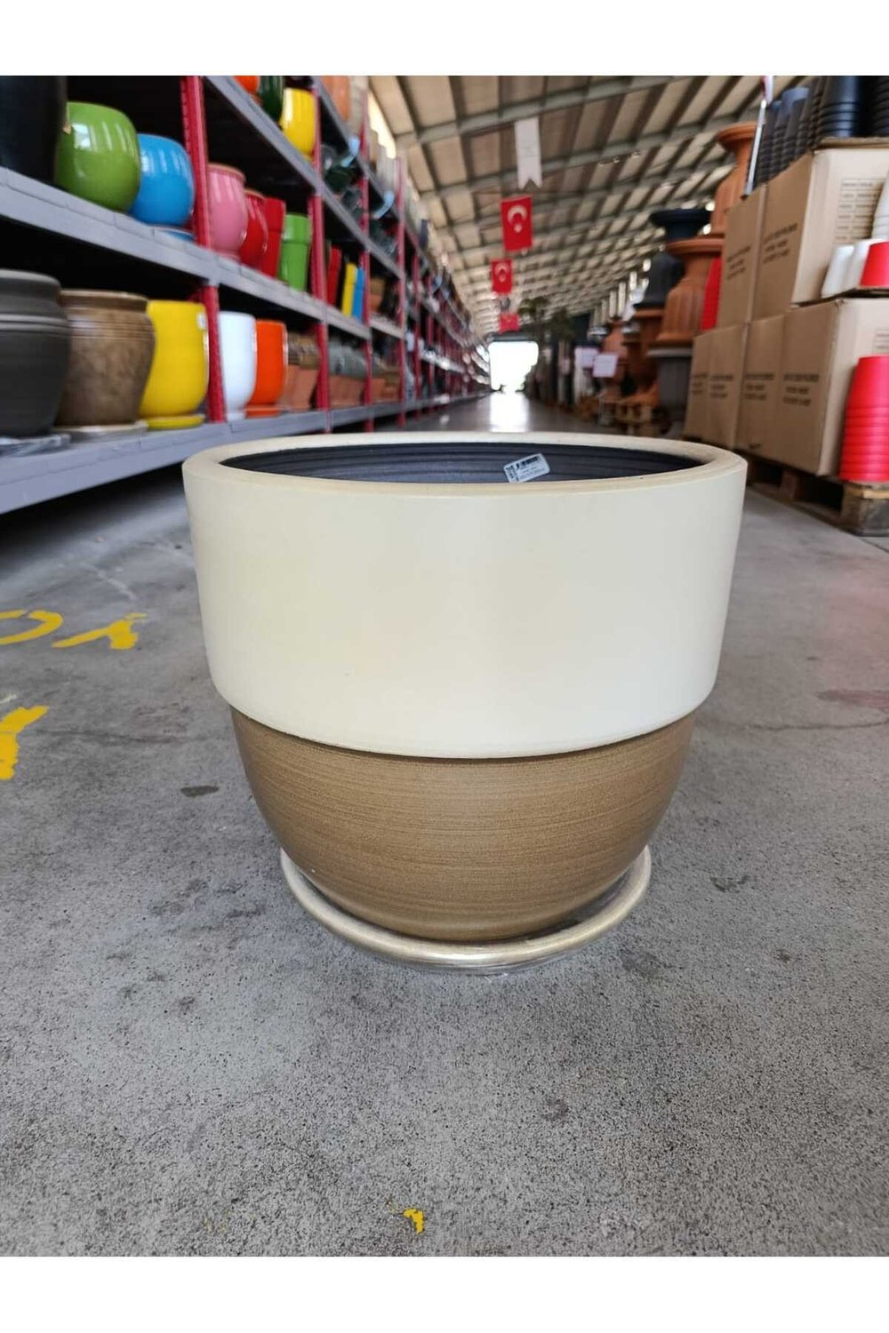 Tabaklı 60 Litre Kahve-Krem Taş Saksı