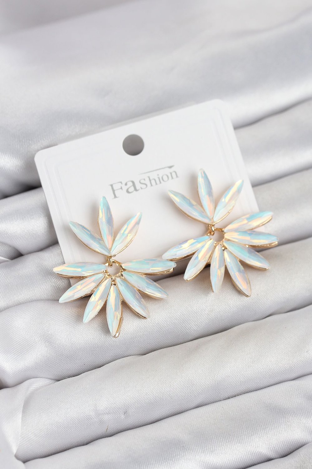 Beyaz Renk Kristal Taşlı Lotus Model Kadın Küpe