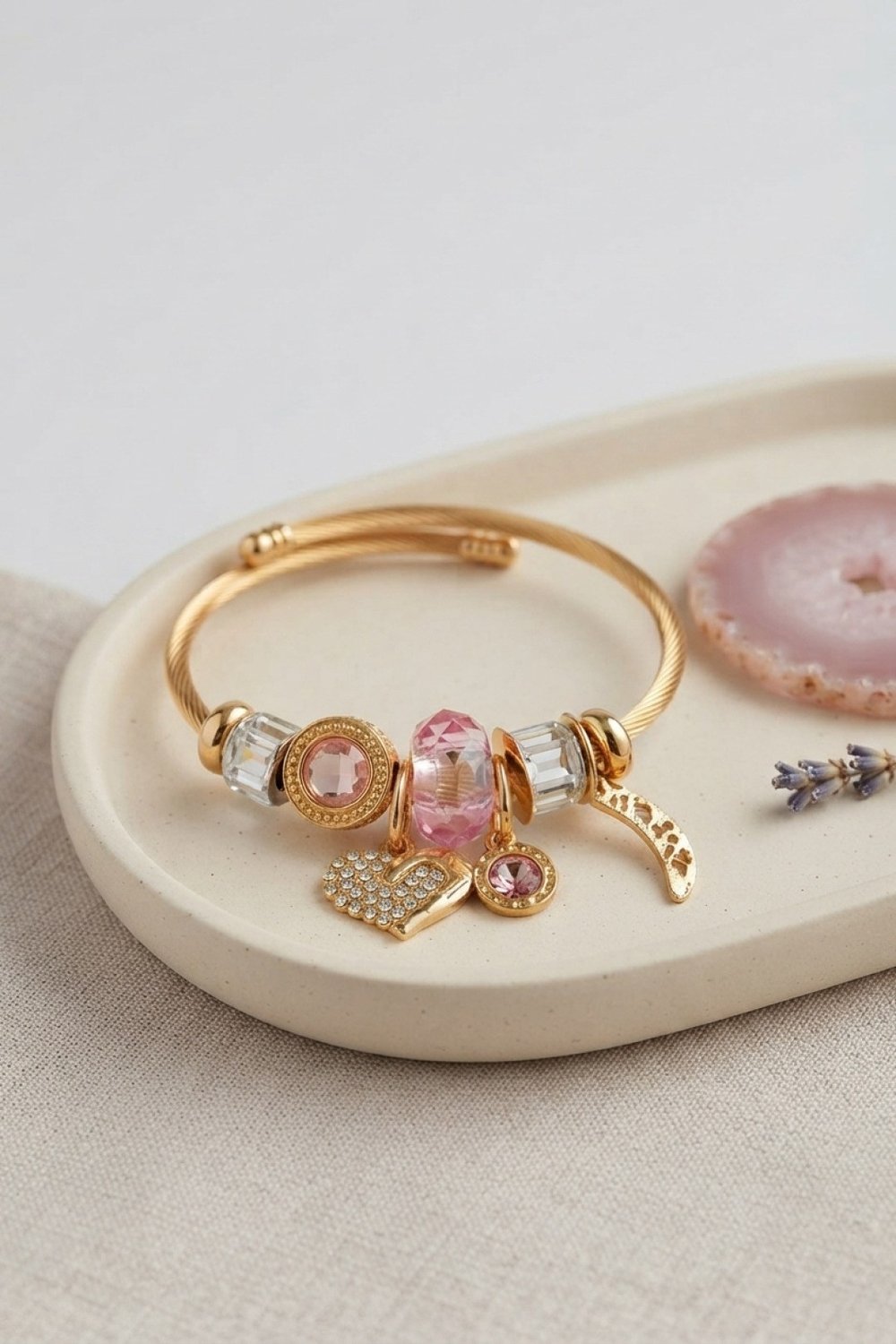 Kalp Model Gold Renk Pembe Charmlı Bileklik
