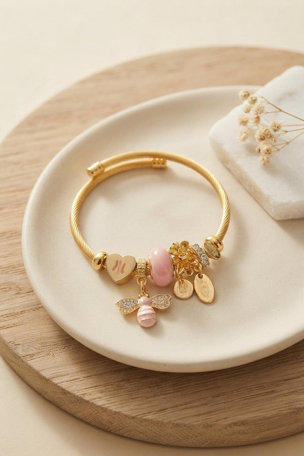 Kalp ve Arı Model Pembe Charmlı Bileklik