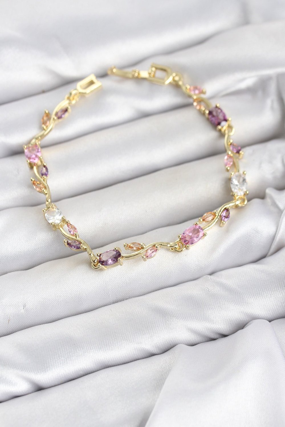 Pirinç Gold Renk Pembe ve Mor Zirkon Taşlı Çiçek Model Kadın Bileklik