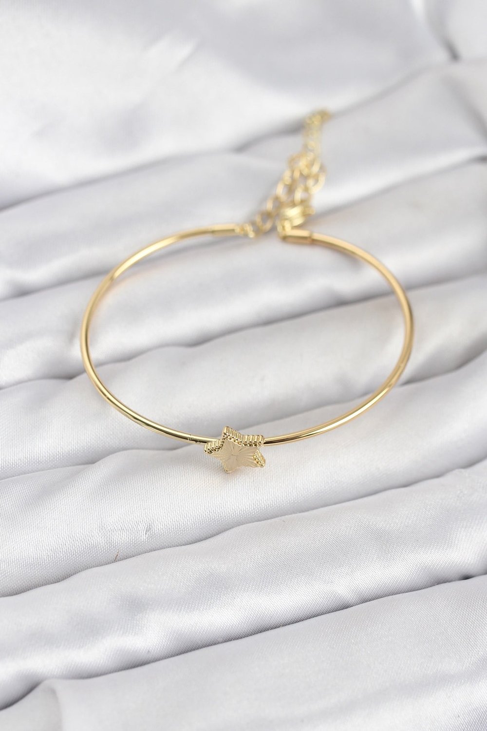 Yıldız Model Gold Renk Kadın Bileklik