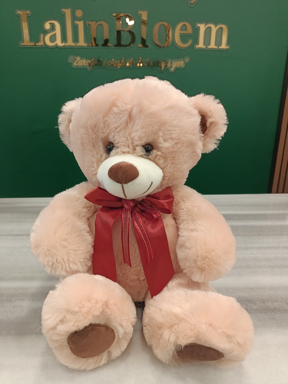 Kurdelalı Oturan Peluş Ayı