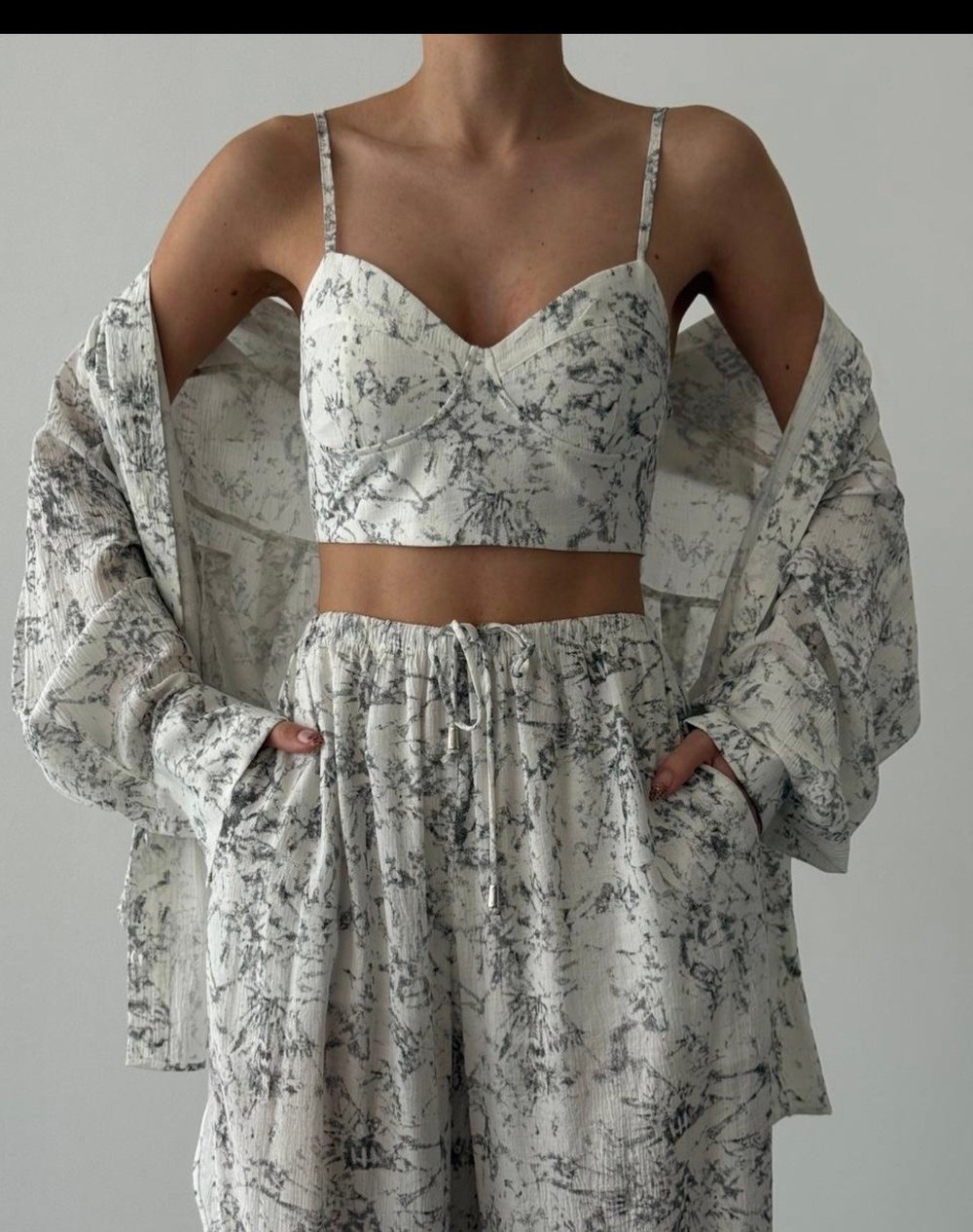 DESENLİ CROP