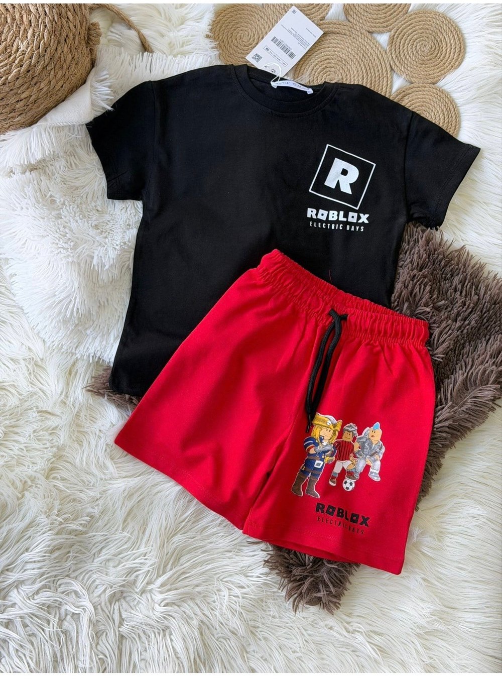 ROBLOX KIRMIZI ŞORTLU TAKIM