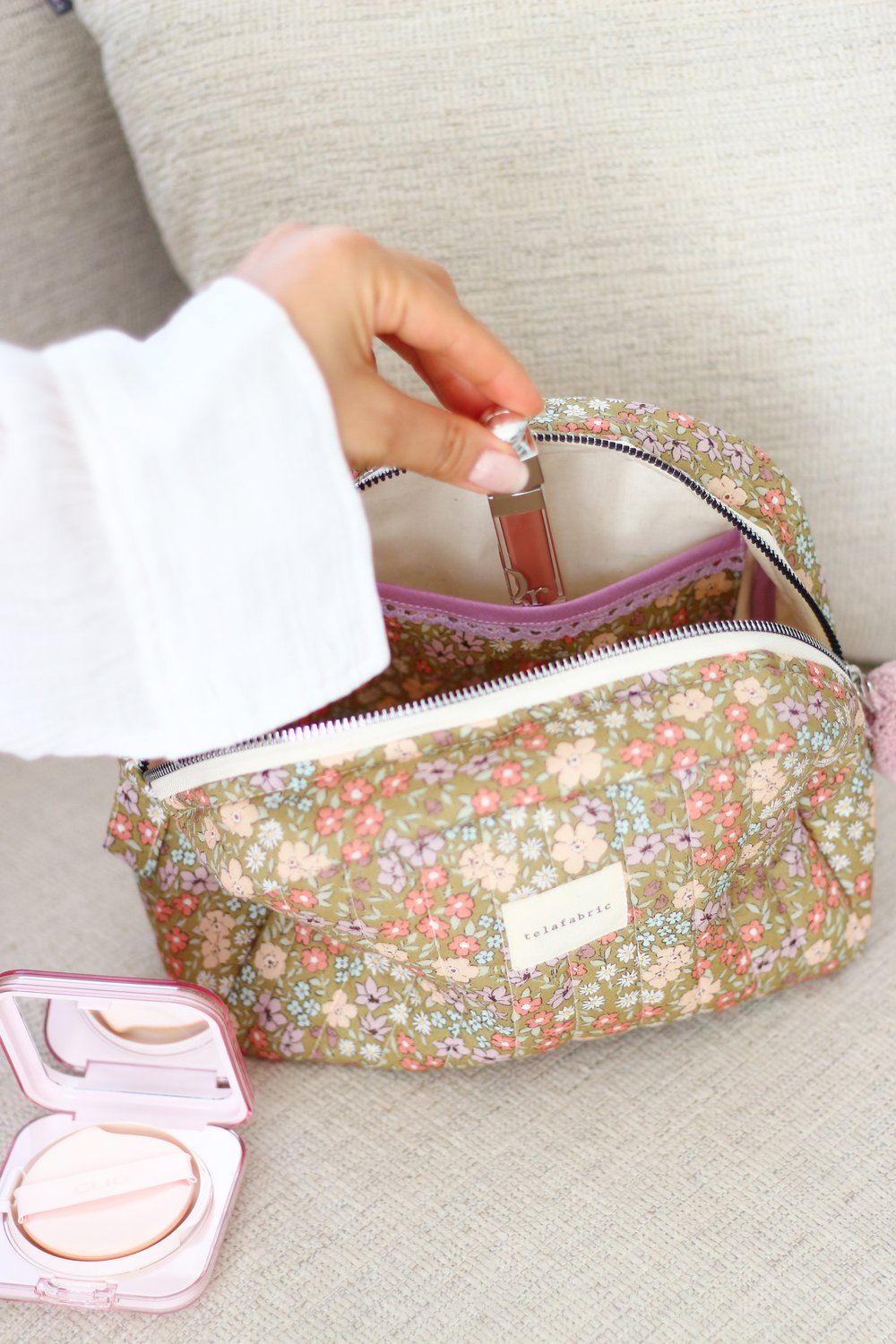 PASTEL ÇİÇEKLİ EL YAPIMI MAKYAJ ÇANTASI - CLUTCH PONPONLU