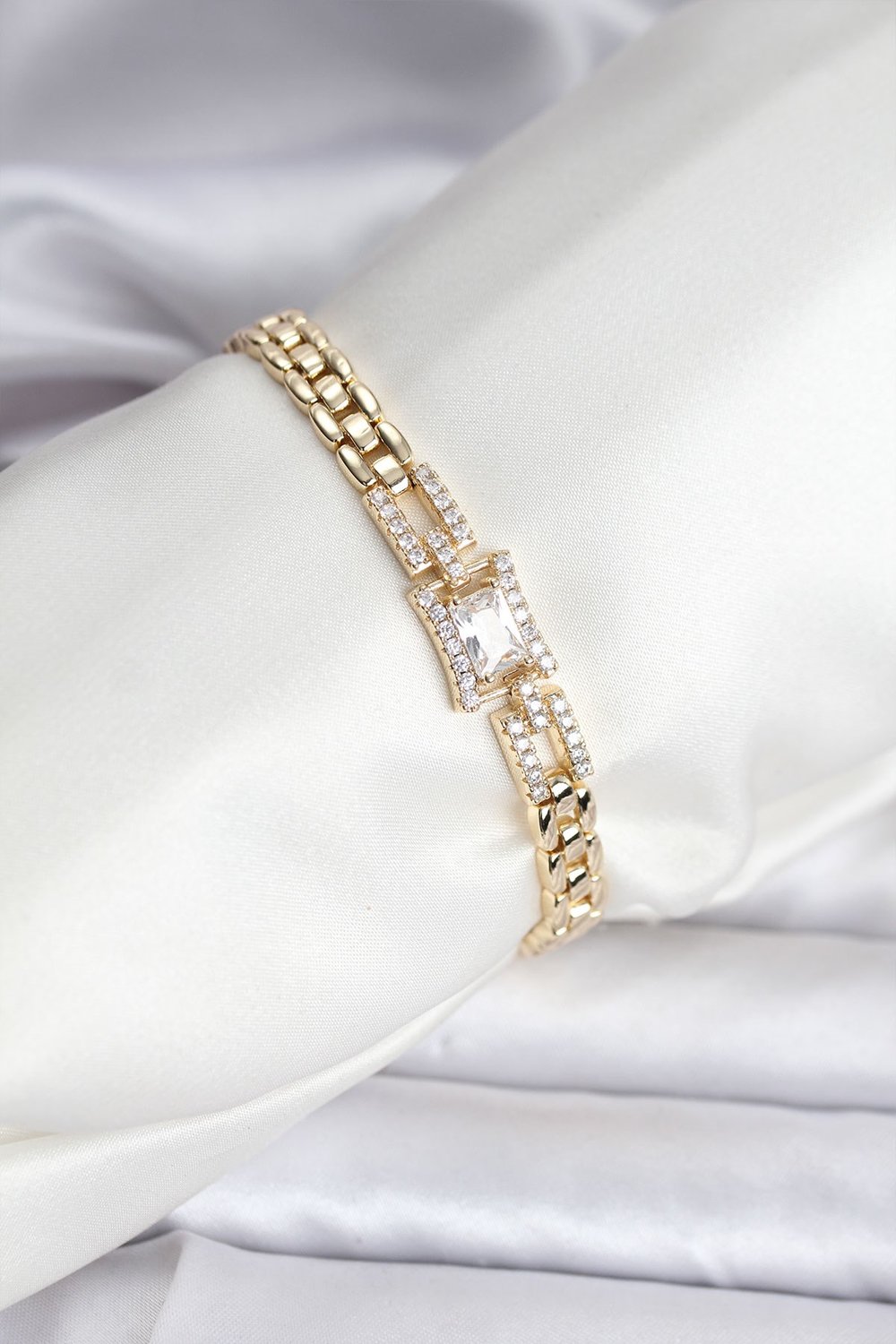 14K Gold Renk Kaplama Zirkon Kare Taşlı CM Kadın Bileklik