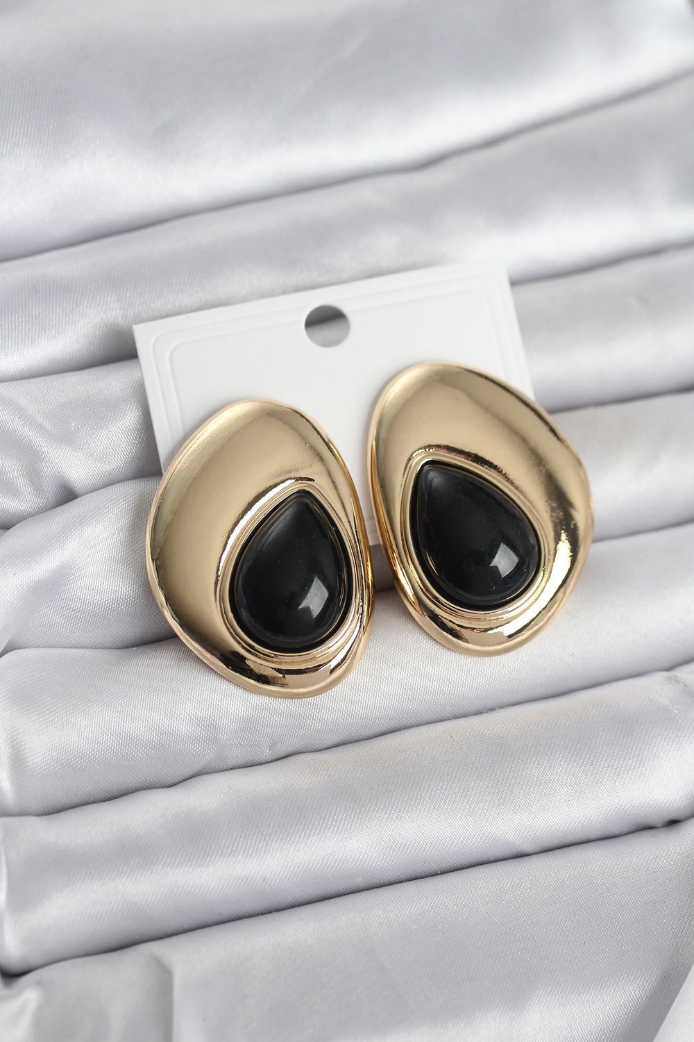 Pirinç Gold Renk Siyah Taşlı Damla Model Vintage Kadın Küpe