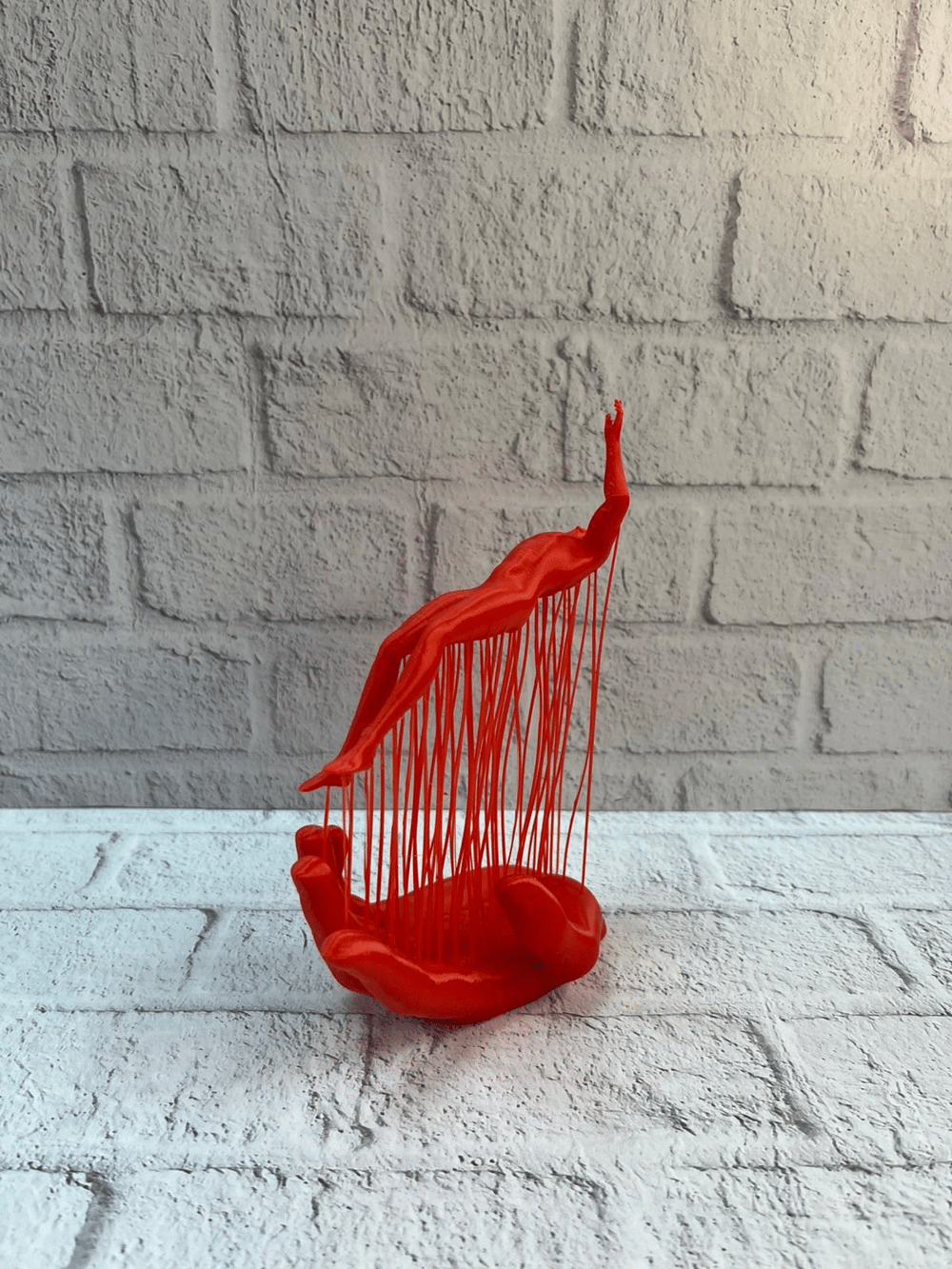 3D El İnsan Figürü Kırmızı Minimal Modern Ev ve Ofis Dekoru 12x18 cm