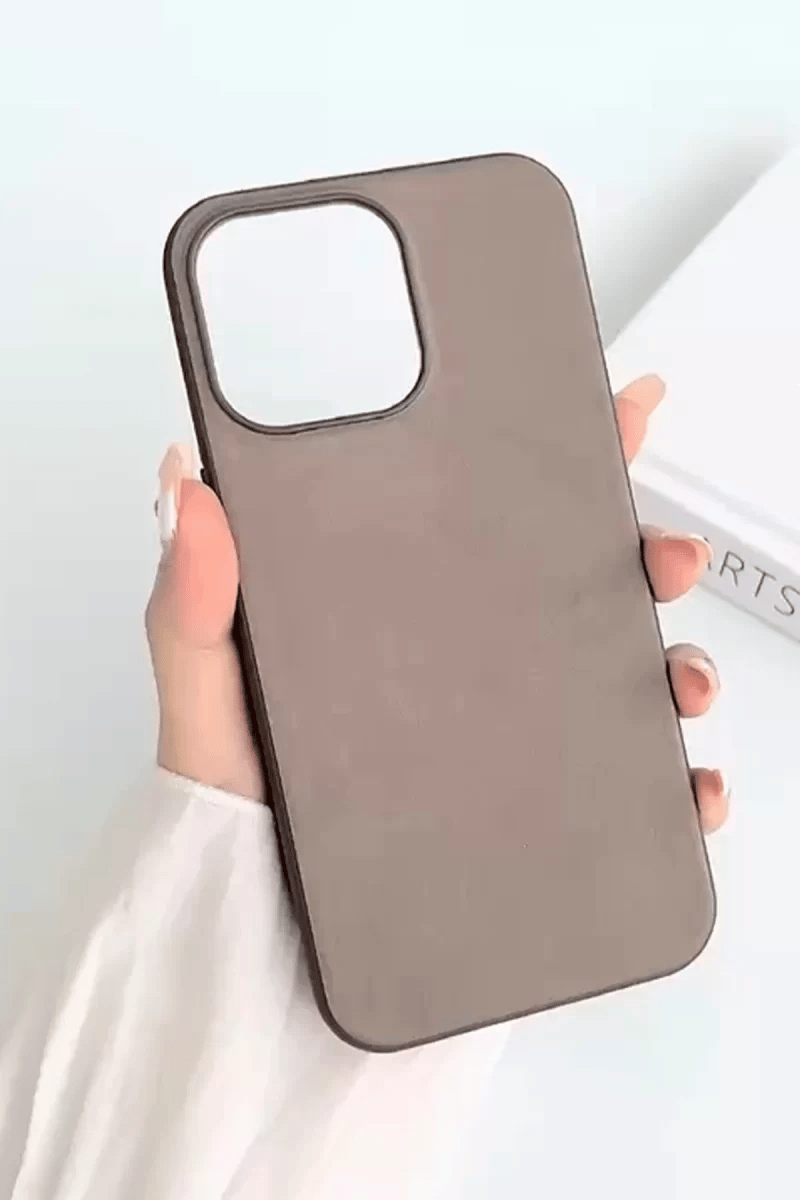 Apple iPhone 15 Pro Max Kılıf Karen Magsafe Kapak - Kahverengi