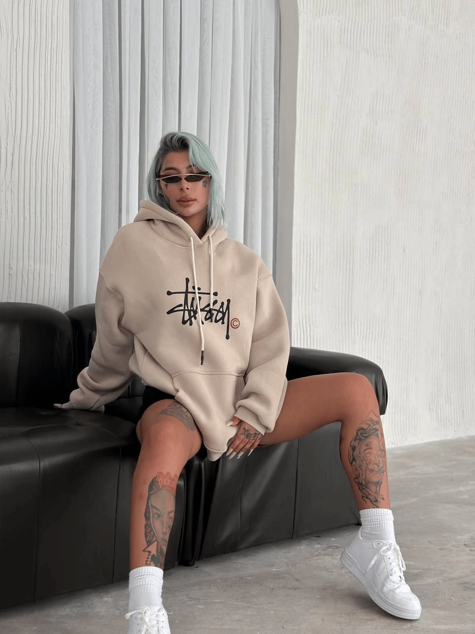 Kadın 3 İplik Pamuklu Kapüşonlu Kanguru Cepli Baskılı Oversize Hoodie Sweatshirt - Bej