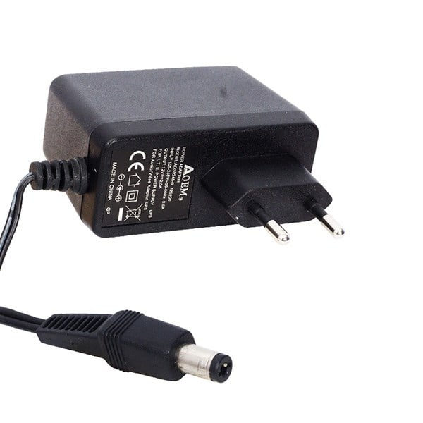 ATECH 12 VOLT - 2 AMPER 5.5*2.5 UÇLU PLASTİK KASA PRİZ TİPİ ADAPTÖR