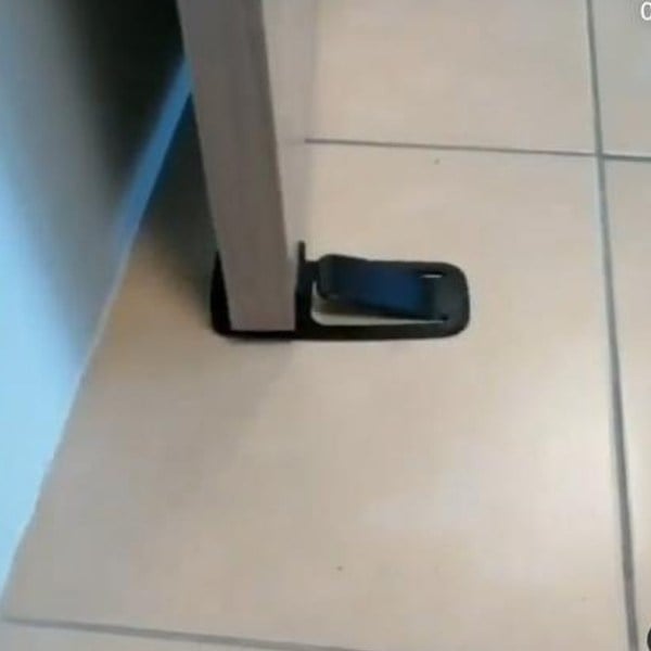 EMNİYETLİ YAPIŞKANLI KAPI ALTI STOPERİ