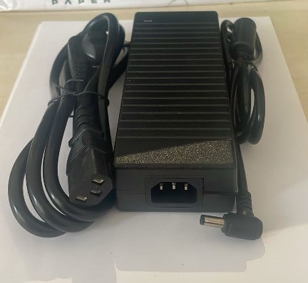 POWERMASTER 12 VOLT - 10 AMPER 5.5*2.5 MM L UÇLU PLASTİK KASA MASAÜSTÜ (C7 POWER KABLO)