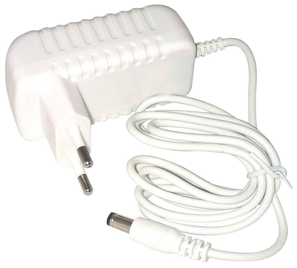 POWERMASTER 12 VOLT 3 AMPER 5.5*2.5 MM UÇLU BEYAZ PRİZ TİP ADAPTÖR