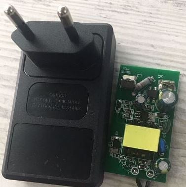 WEKO 12 VOLT - 1.5 AMPER KABLOSUZ YERLİ ÜRETİM PLASTİK KASA PRİZ TİPİ KUTUSUZ ADAPTÖR