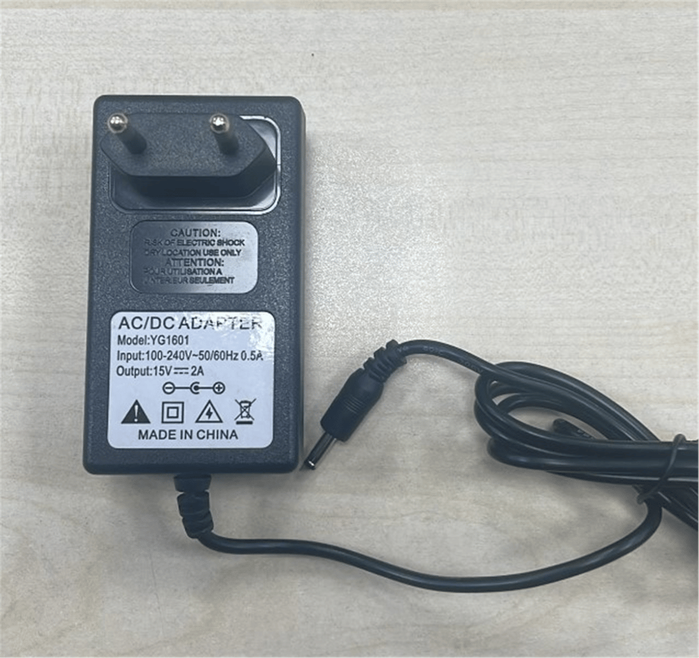 Reyonex POWERMASTER YG1601 15 VOLT 2 AMPER 2.5*0.7 İNCE UÇ PRİZ TİP ADAPTÖR - Adaptörler