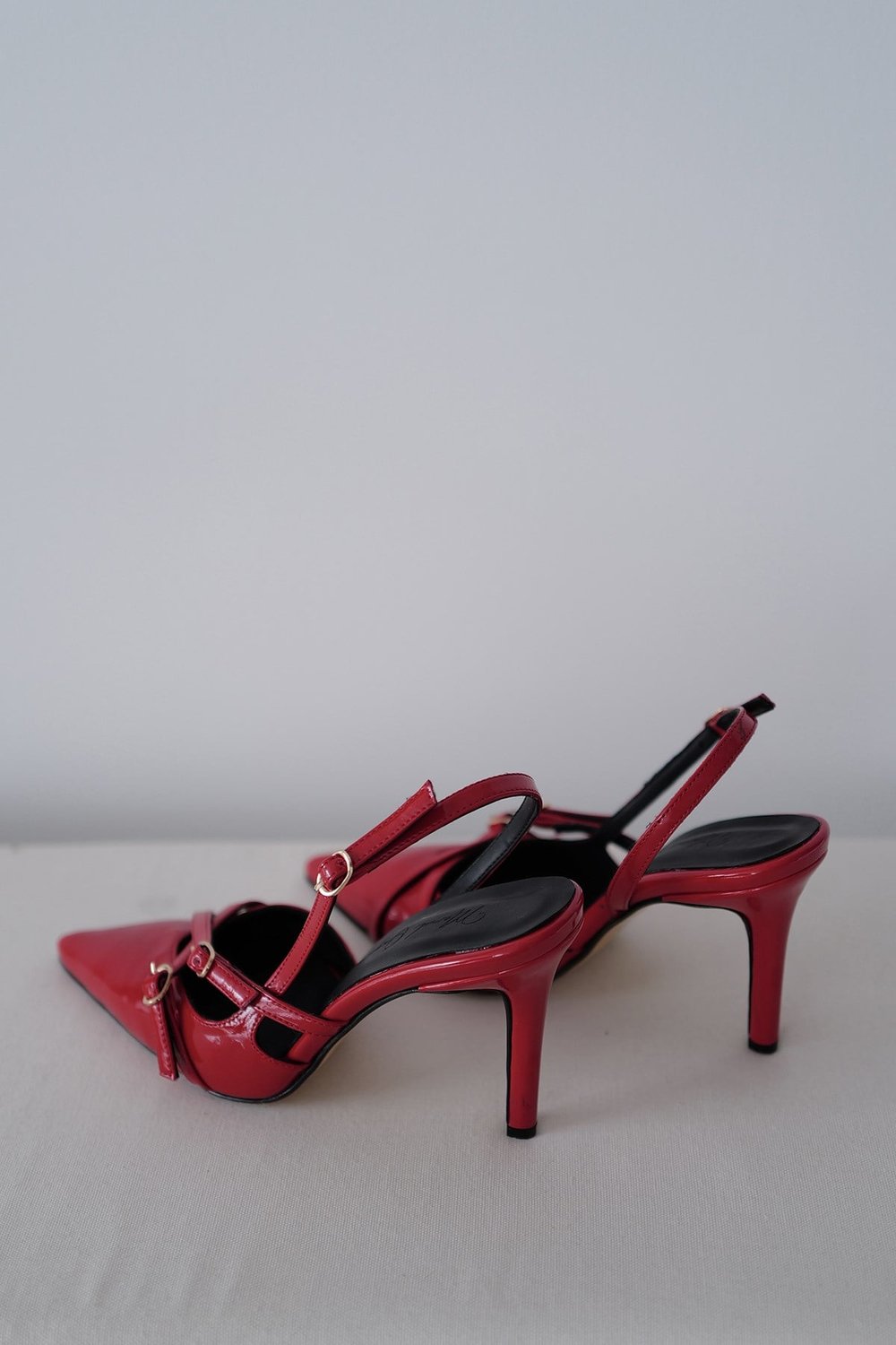 Çapraz Tokalı Stiletto