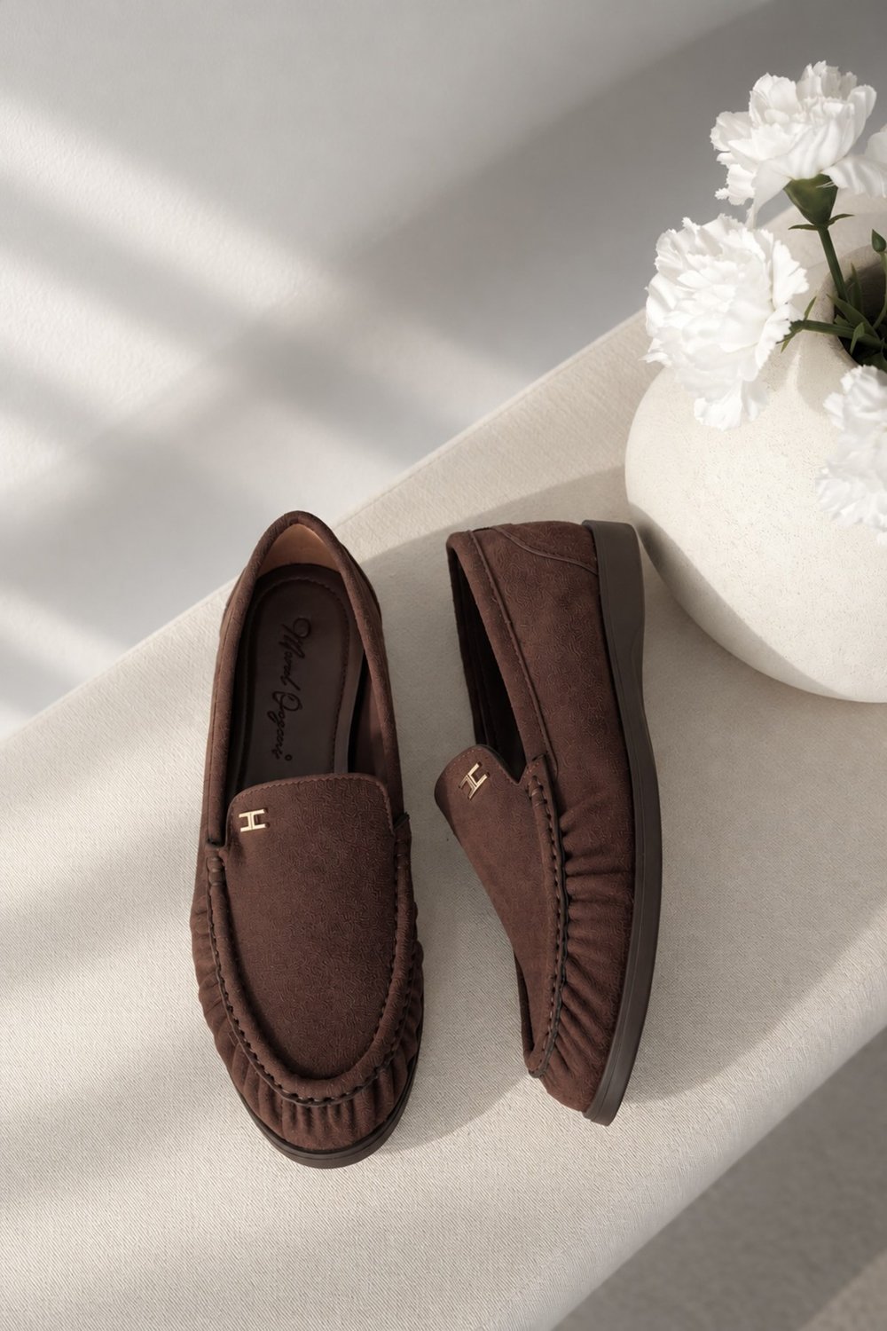Gold Aksesuarlı Düz Taban Loafer