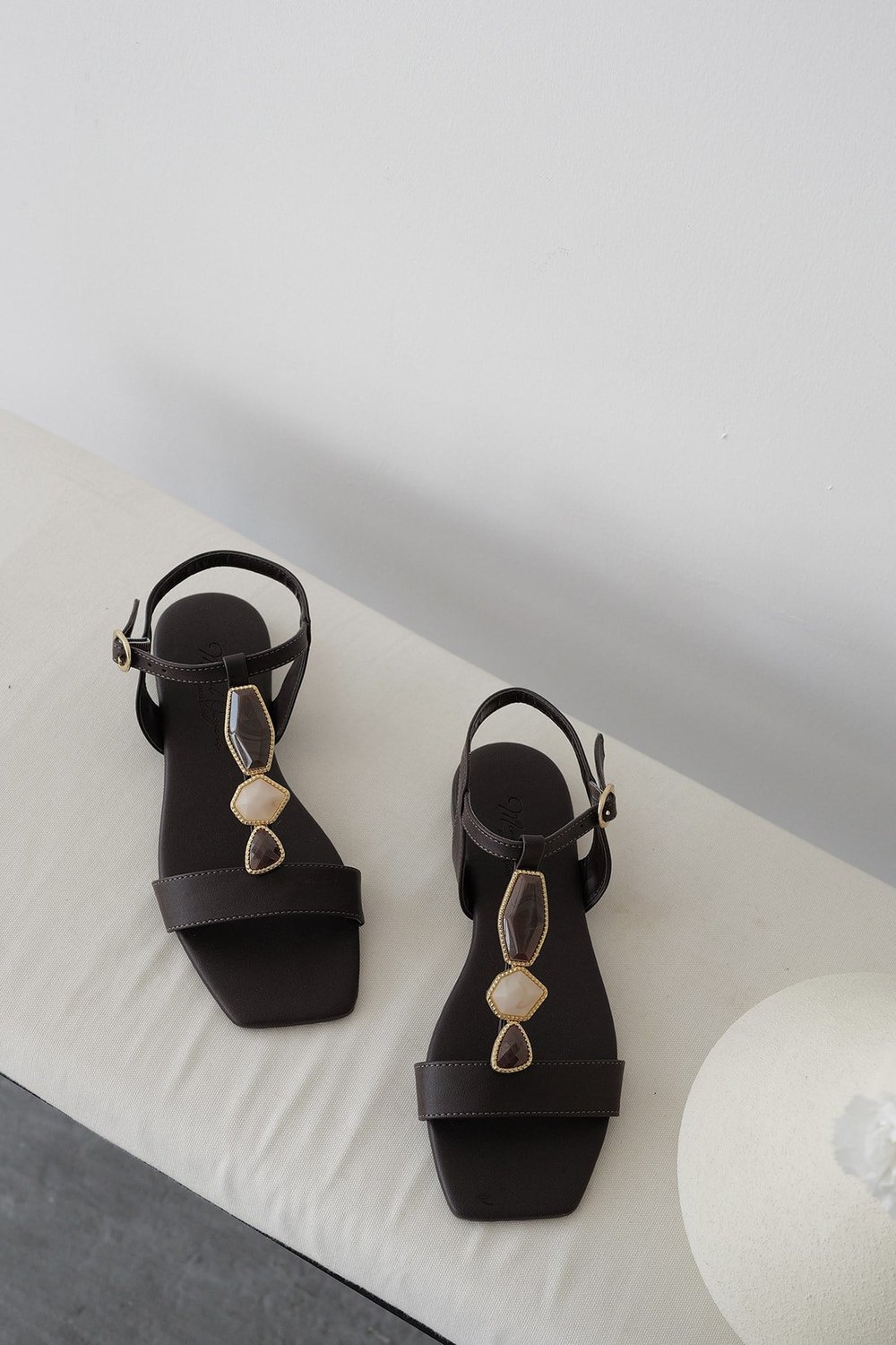 Taşlı Düz Taban Sandalet