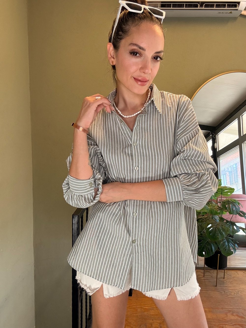 Haki Beyaz Çizgili Rahat Kalıp Gömlek
