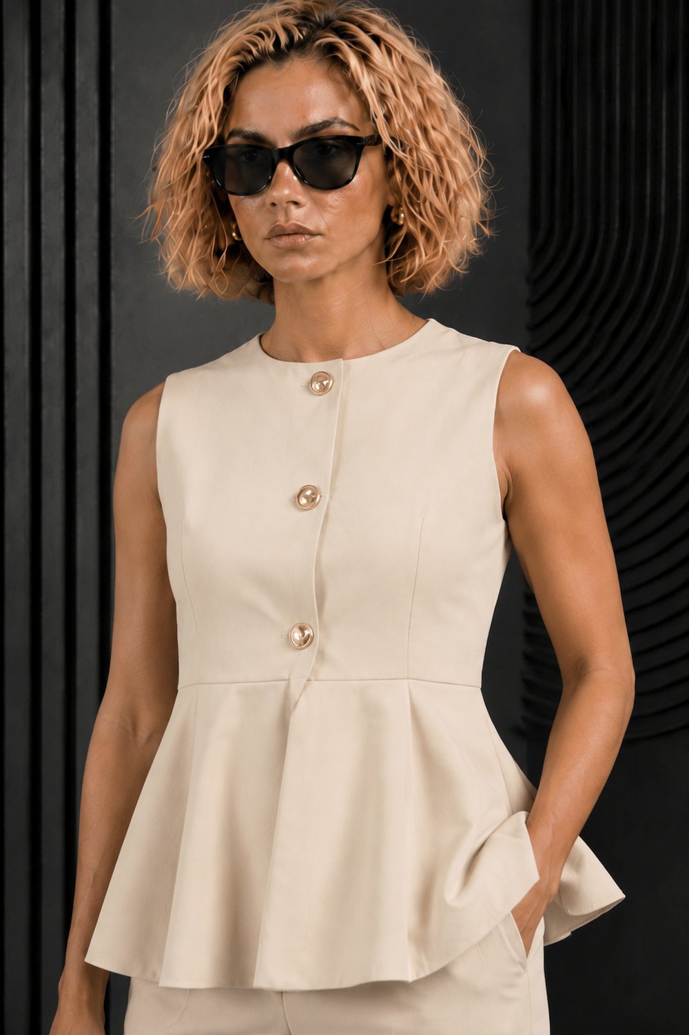 Taş Gold Düğmeli Peplum Detaylı Kolsuz Yelek Pantolon Takım