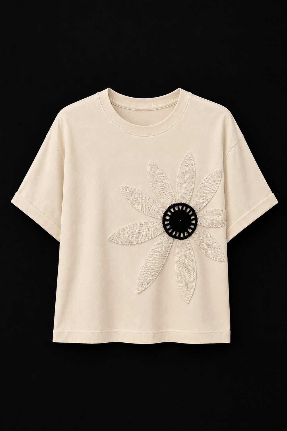 Bej Pamuklu Bisiklet Yaka Rahat Kalıp Papatya Nakışlı T-Shirt
