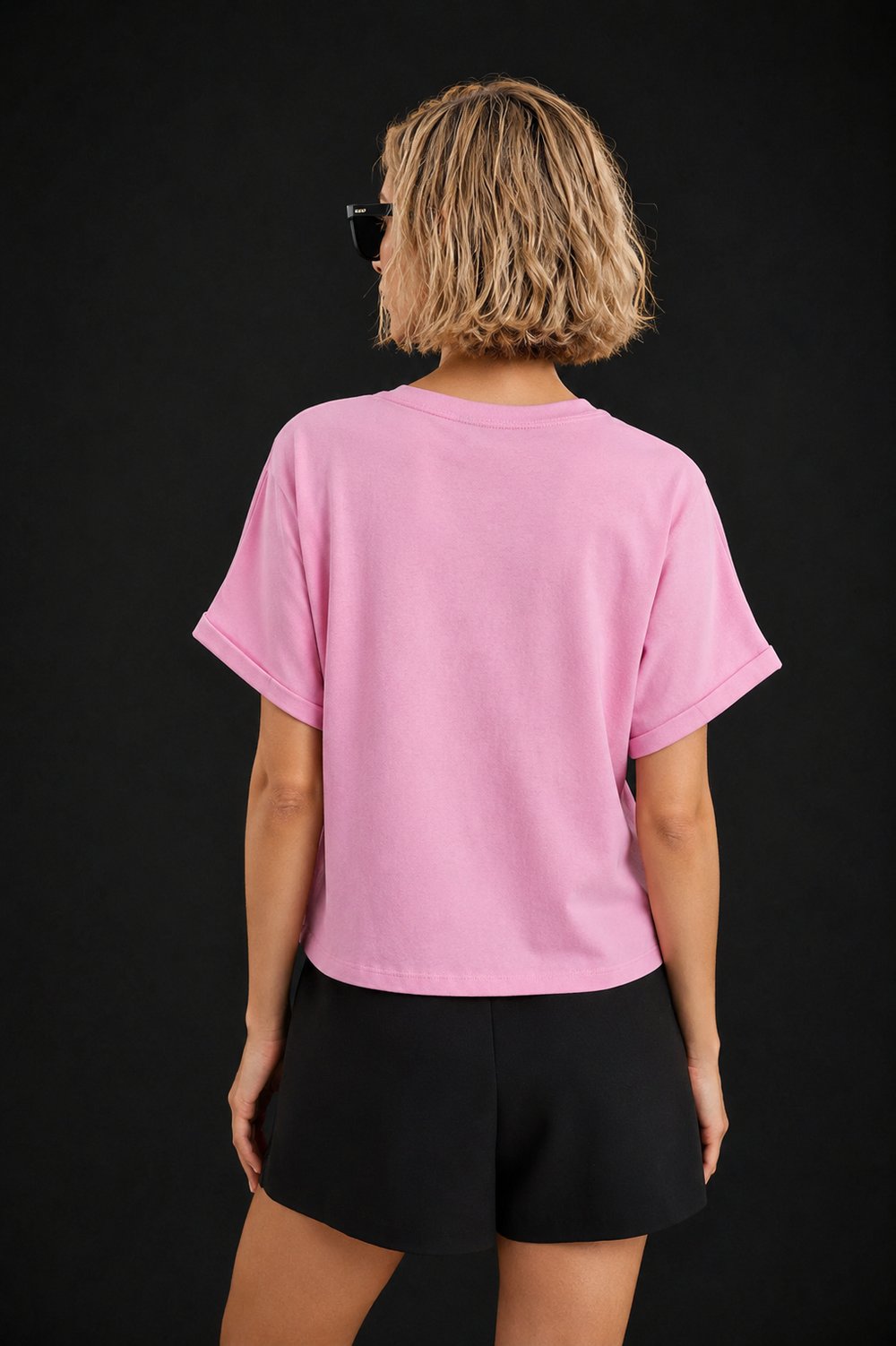 Pembe Pamuklu Bisiklet Yaka Rahat Kalıp Papatya Nakışlı T-Shirt