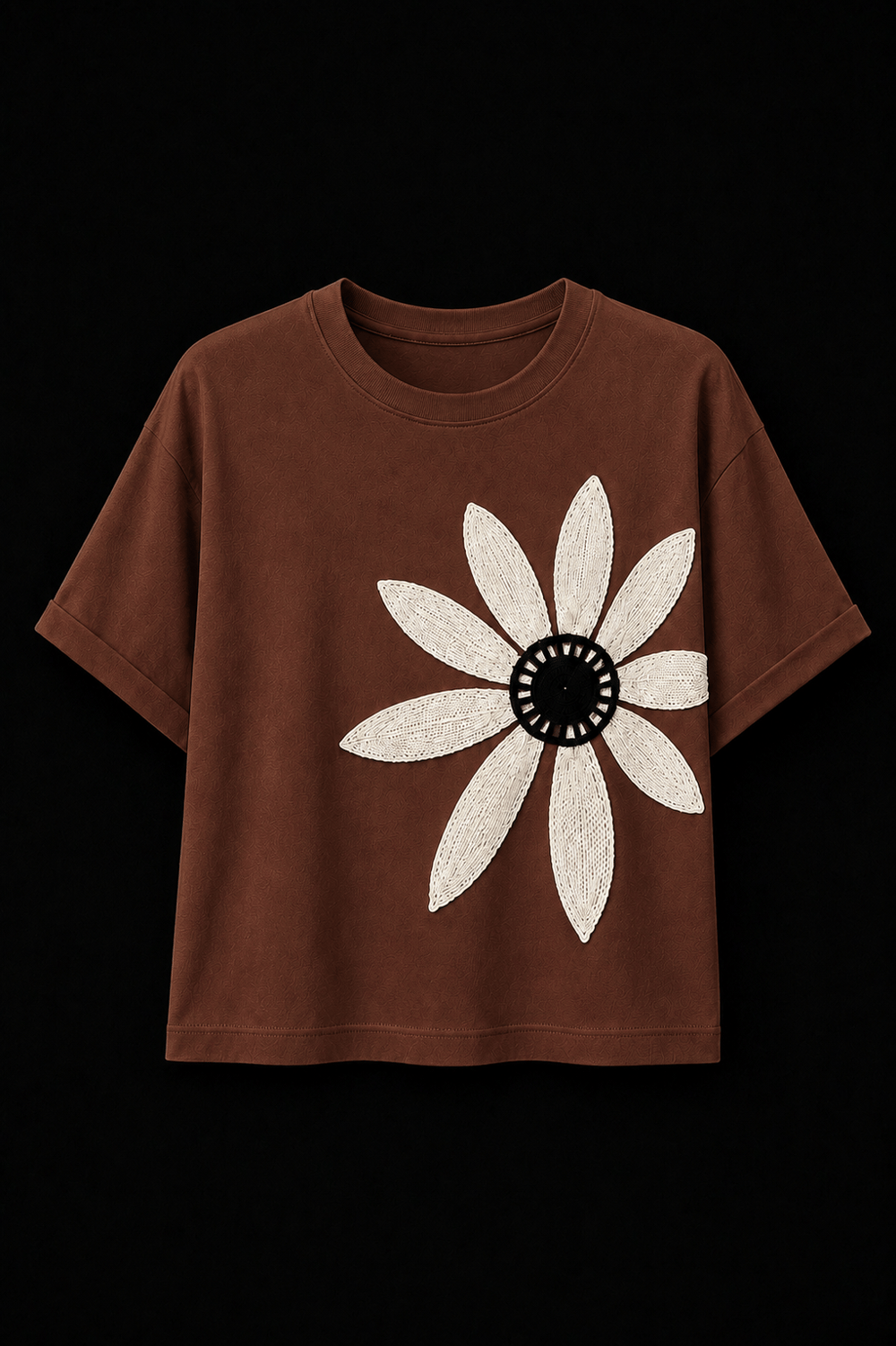 Kahve Pamuklu Bisiklet Yaka Rahat Kalıp Papatya Nakışlı T-Shirt