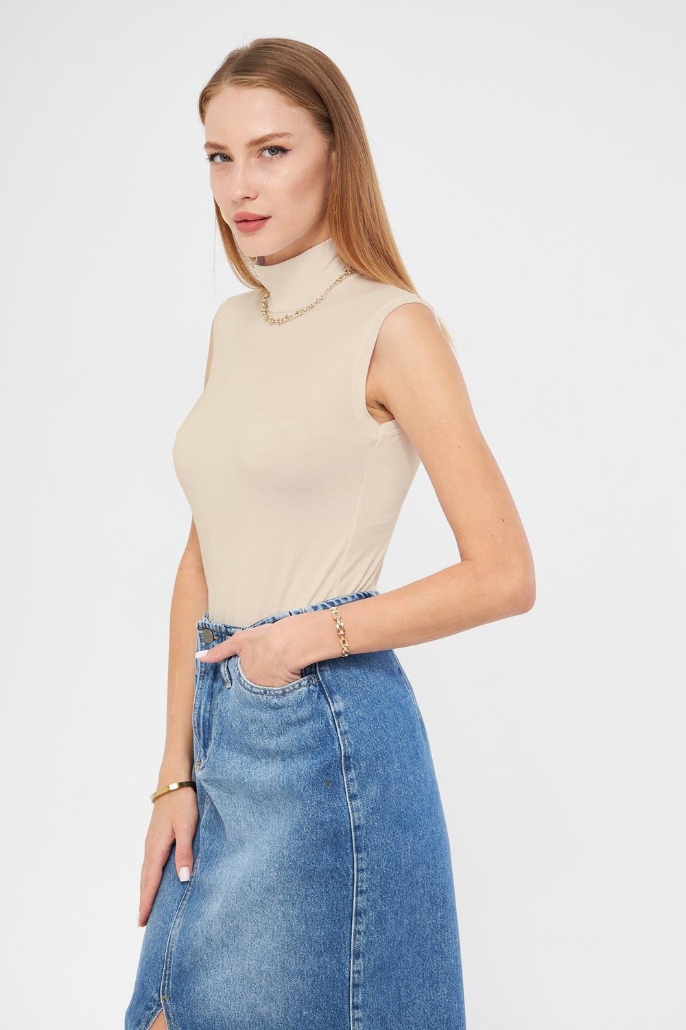 Kadın Bej Balıkçı Yaka Sıfır Kol Premium Kumaş Viskon Likralı Body