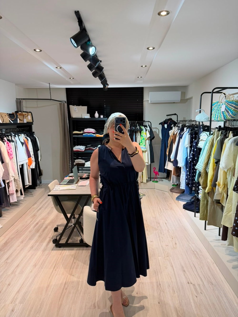 Yakası Detaylı Beli Büzgülü Lacivert Elbise