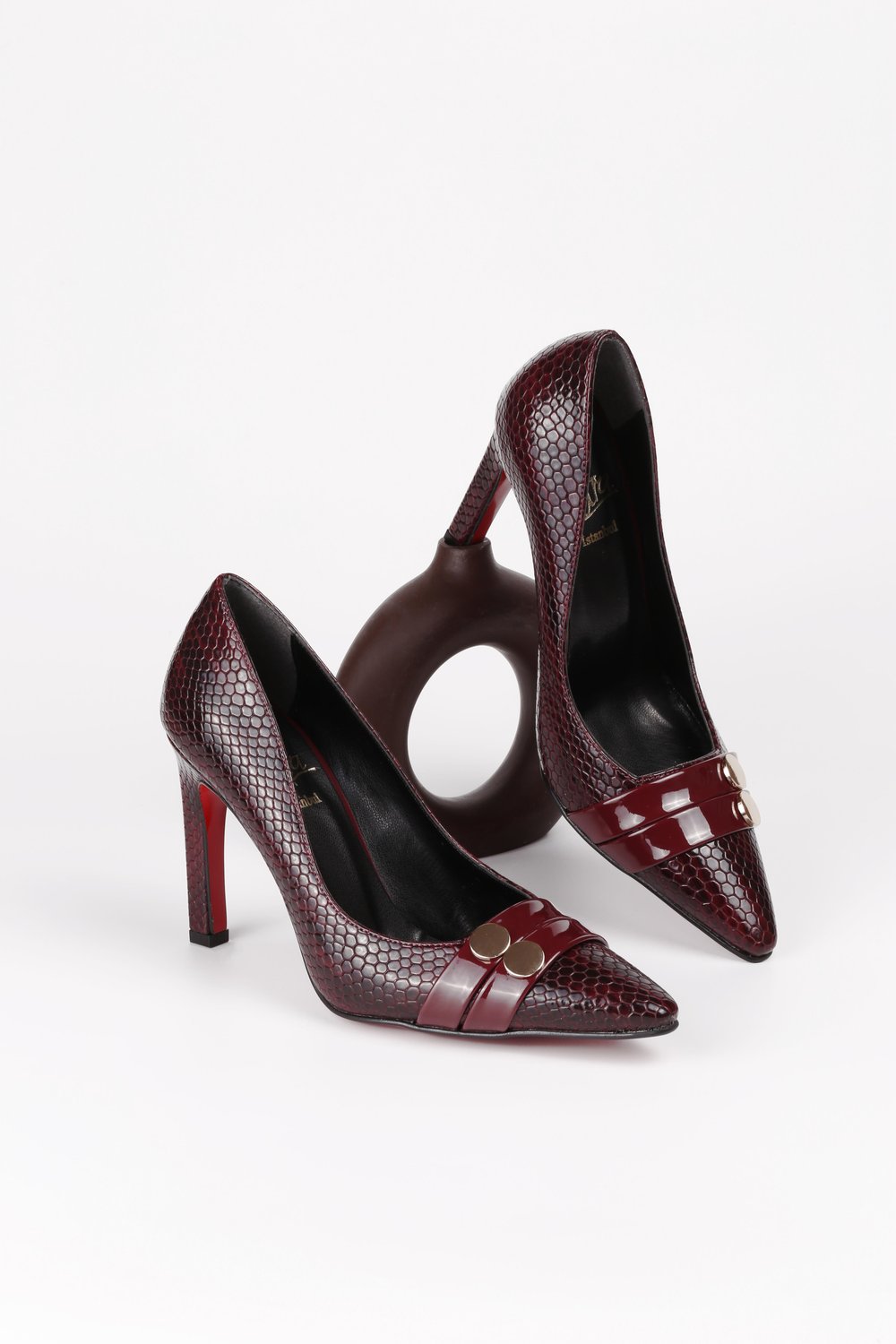 Kadın Bordo Rugan Yılan Desenli Altın Toka Detaylı Aynalı Jurdan Stiletto
