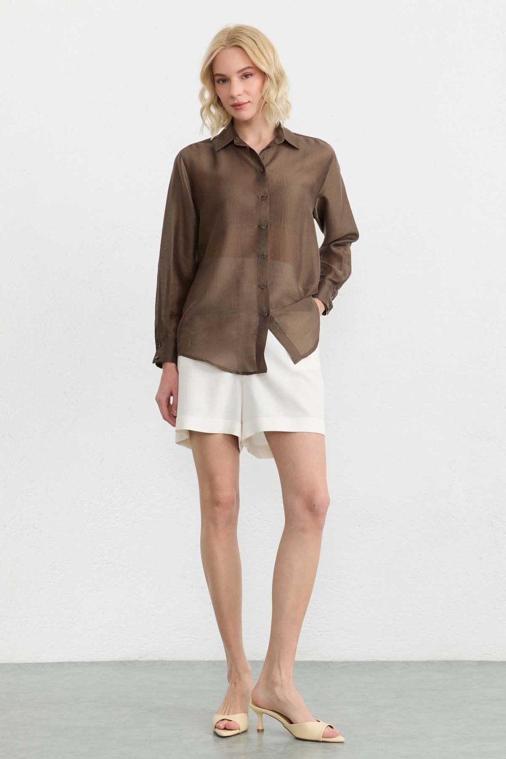 Uzun Kol Şömizye Yaka Gömlek  /  KAHVE