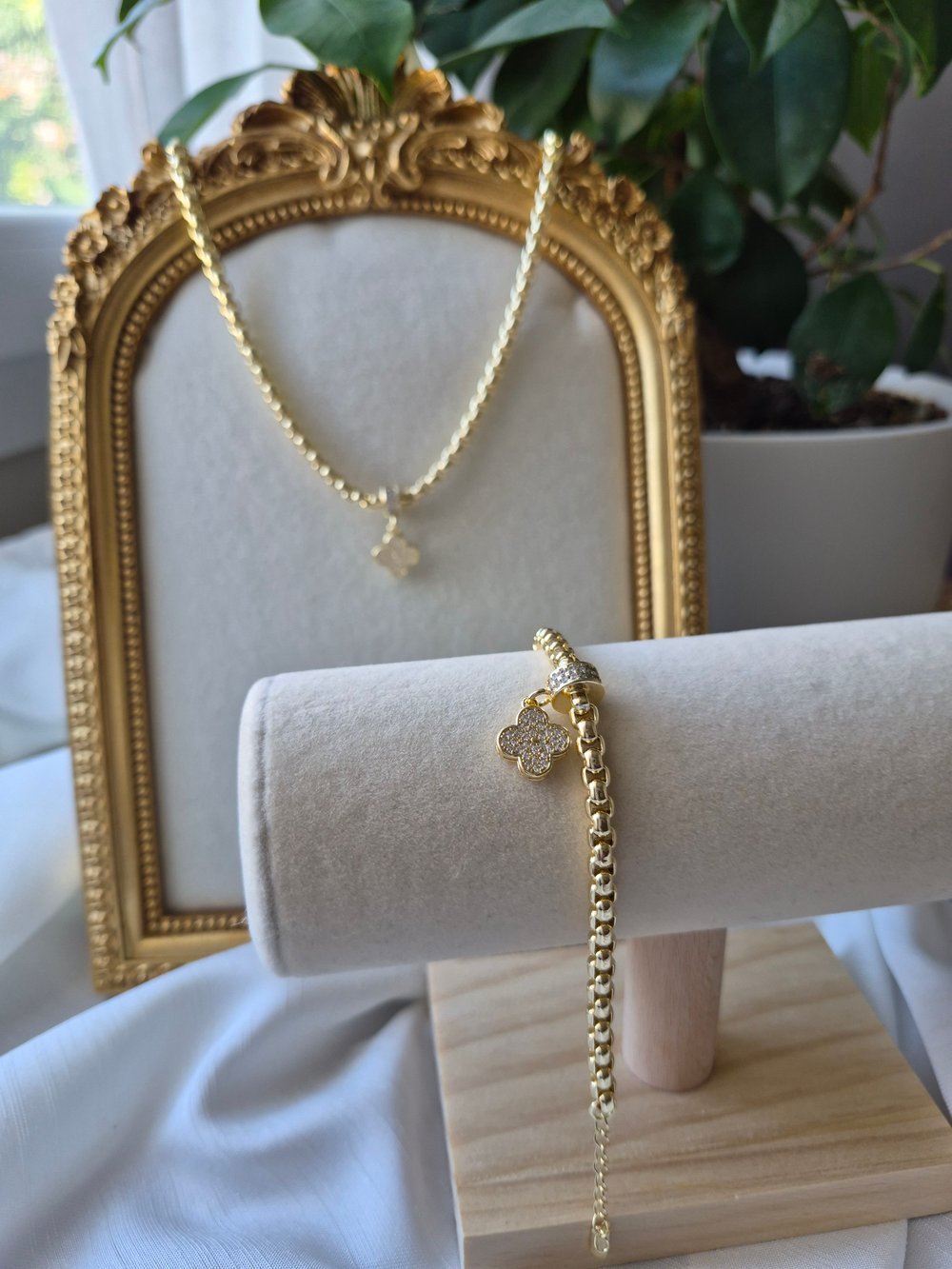 14 k taşlı yonca set