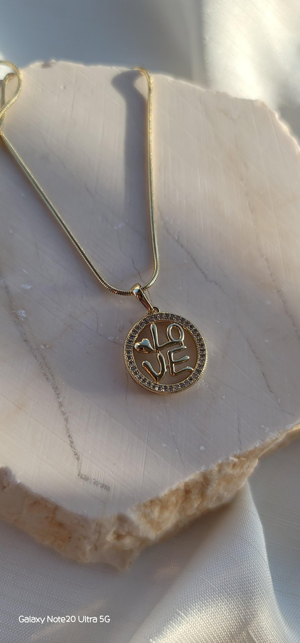 14k Love kolye