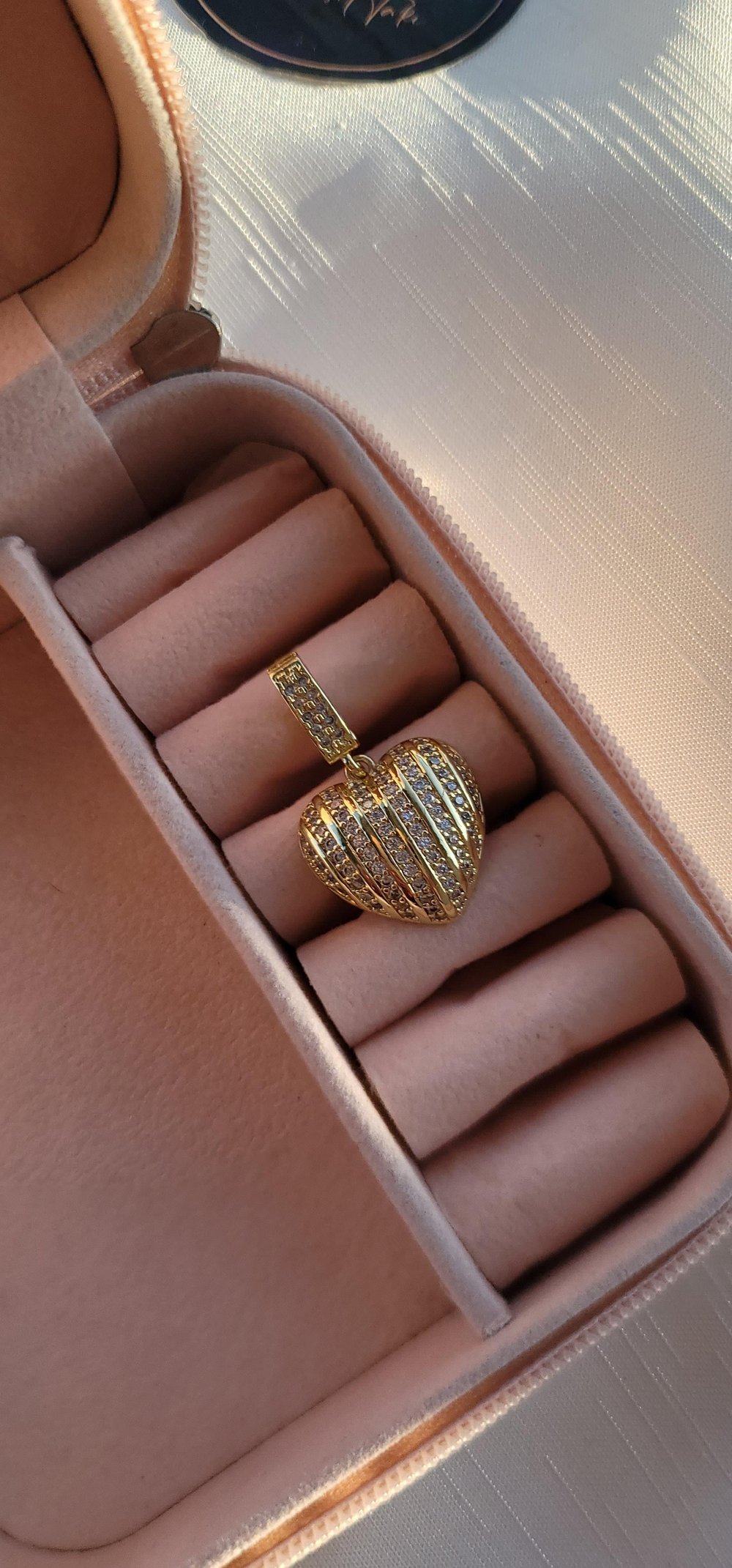 Gold Zirkon taşlı kalp charm