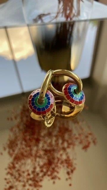 Otantik renkli çelik küpe