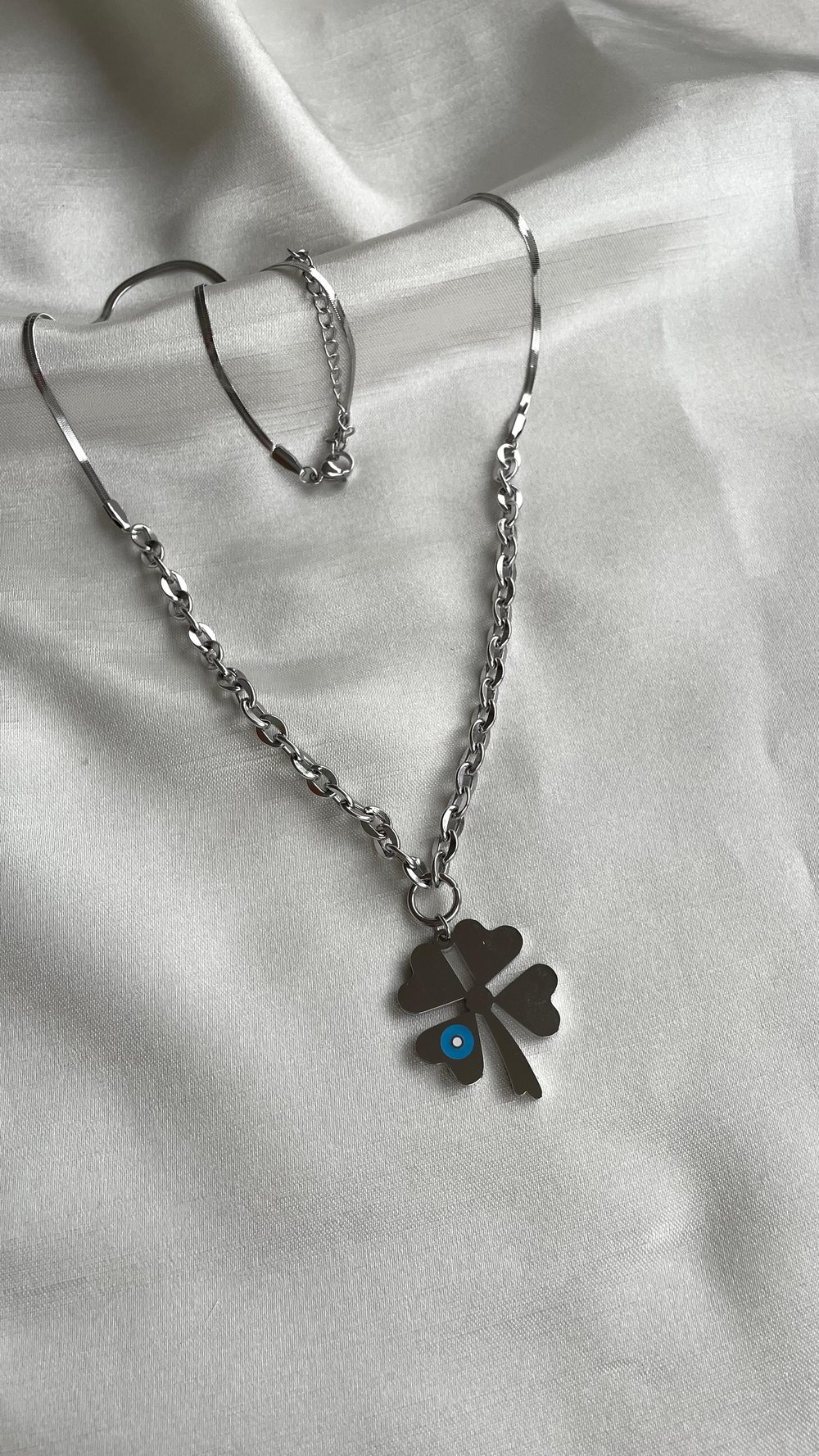 Silver yonca kolye
