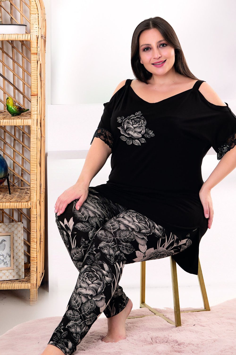 Açık Yaka Büyük Beden Siyah Pijama Takımı